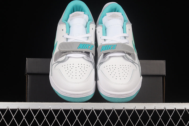 Jordan Legacy 312 Low White Turquois