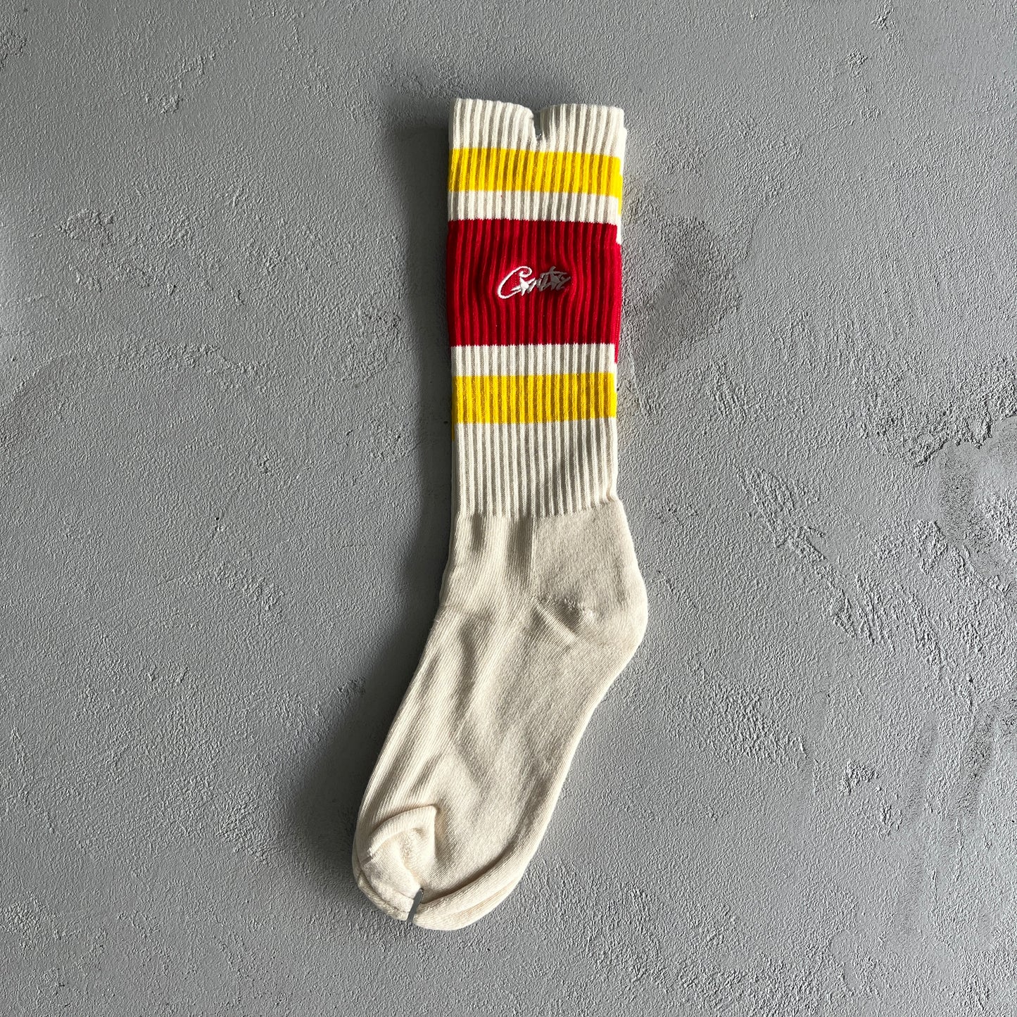 Corteiz Allstarz Socks Beige Red Yellow