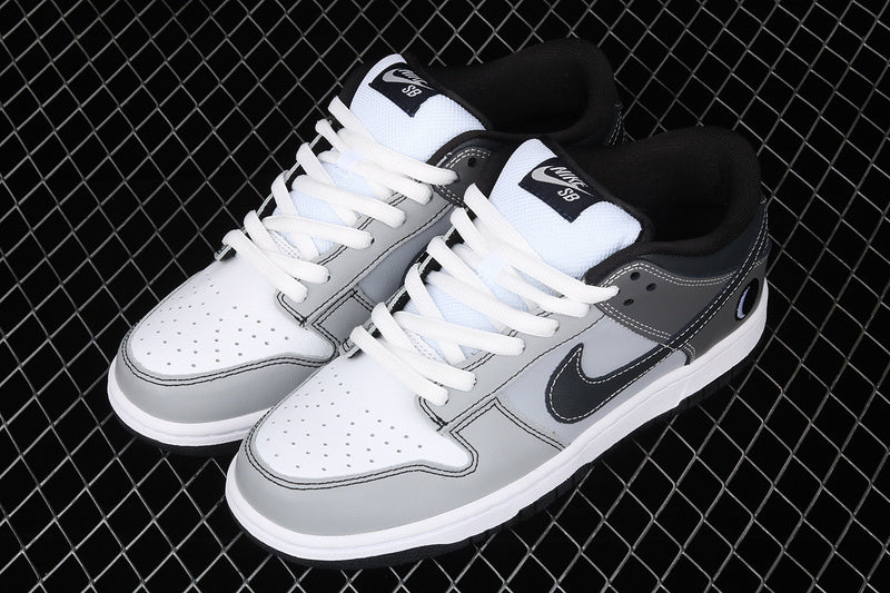 Nike SB Dunk Low Lunar Eclipse (West)