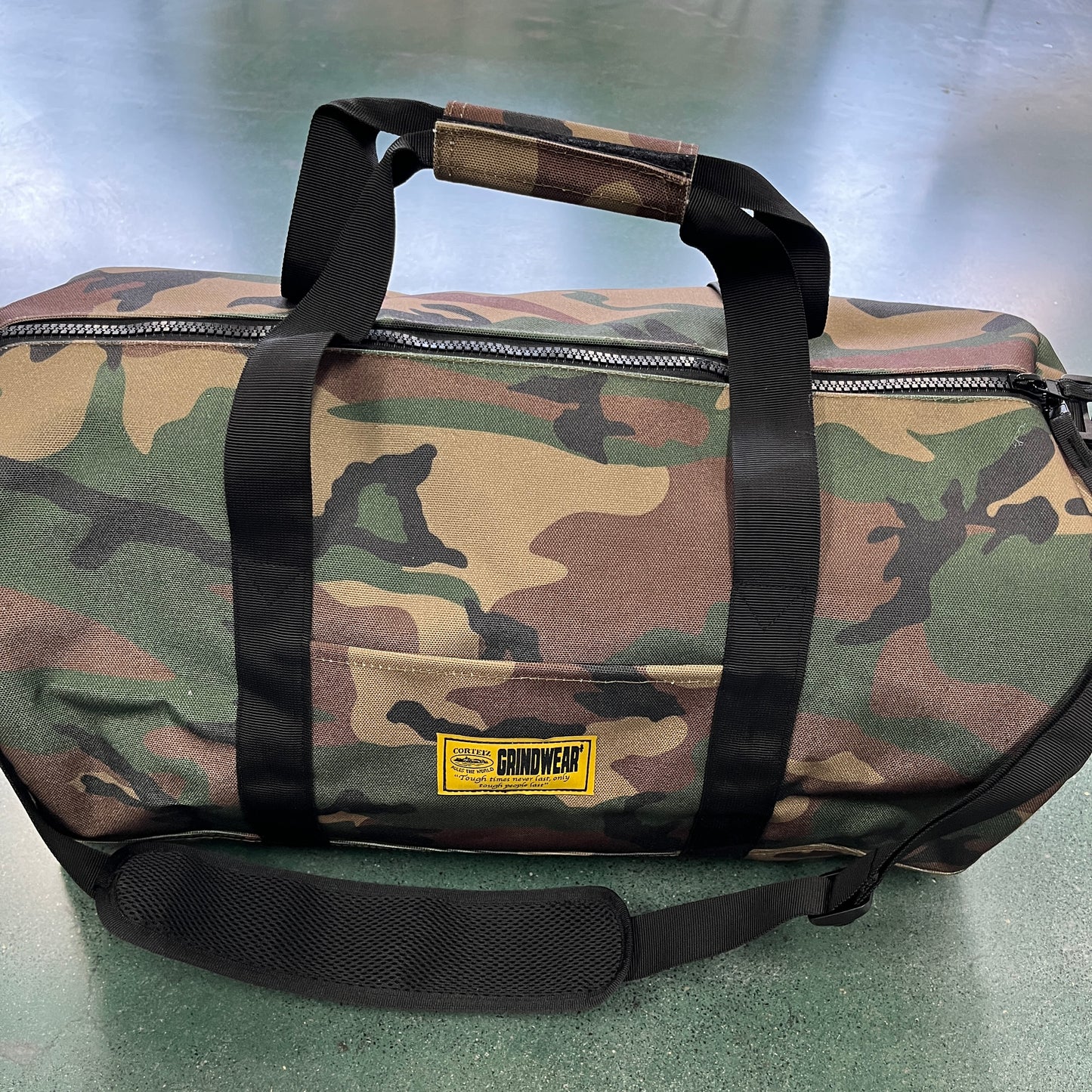 Corteiz Alcatraz Duffle Bag Camo