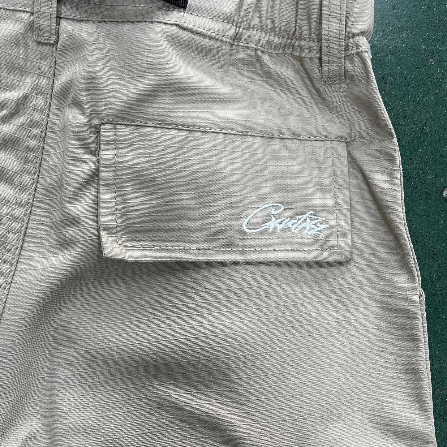 Corteiz Alcatraz Cargo Shorts Beige