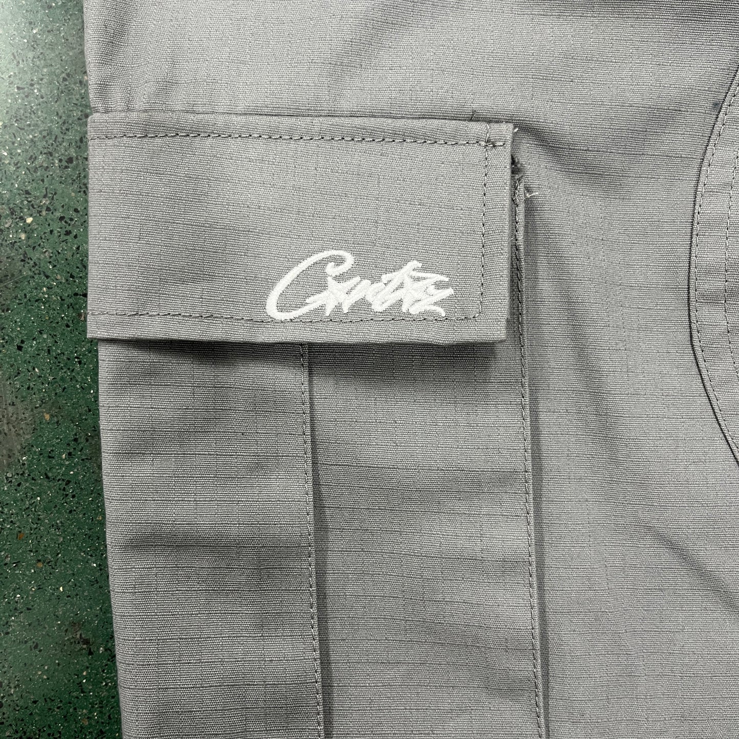 Corteiz Guerillaz Cargo Pants Stone Grey