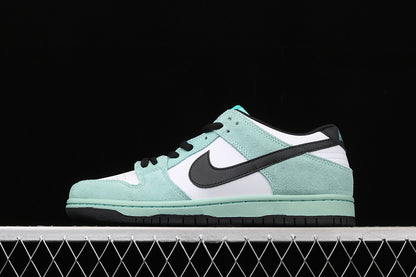 Nike SB Dunk Low Sea Crystal