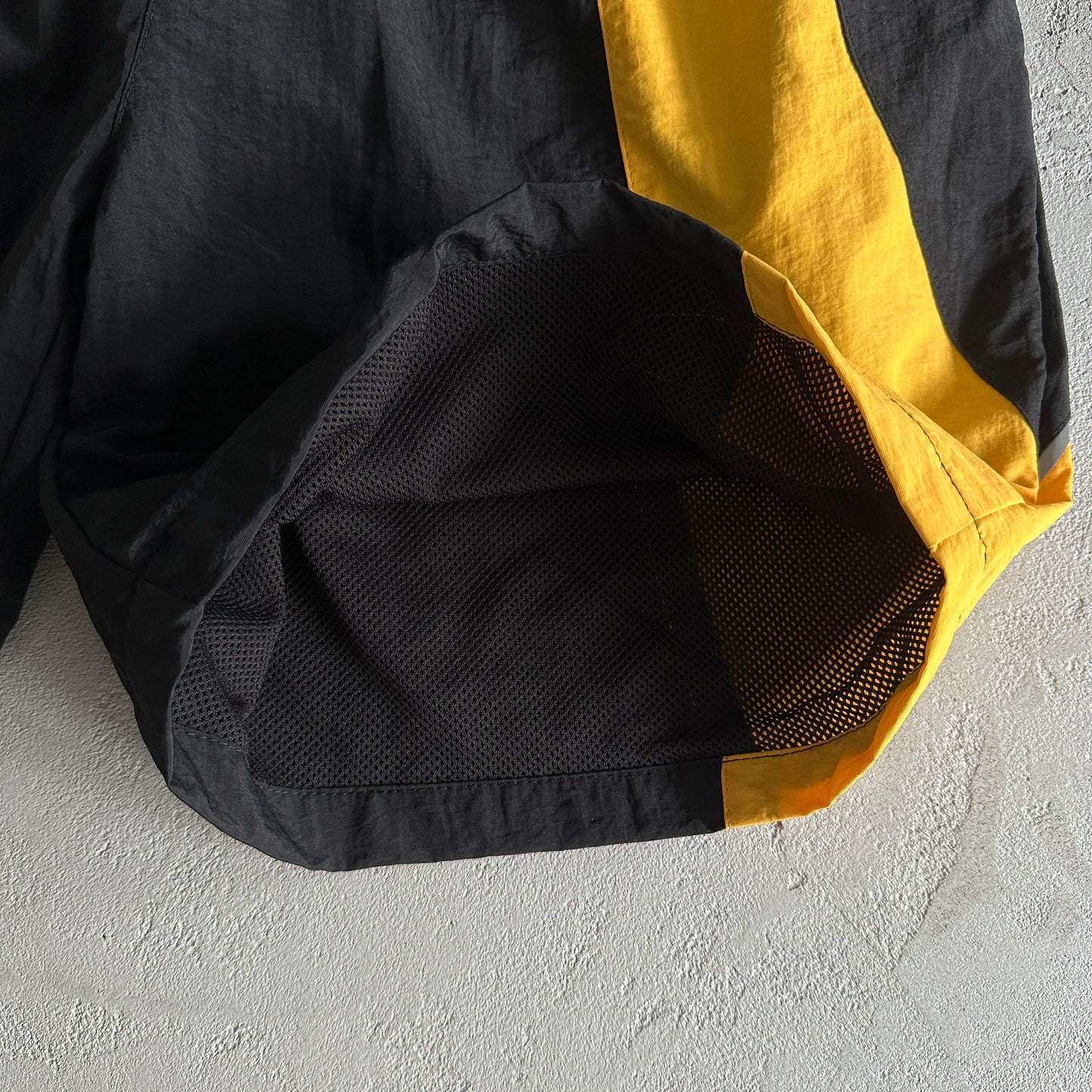 Corteiz Spring Shorts Black Yellow