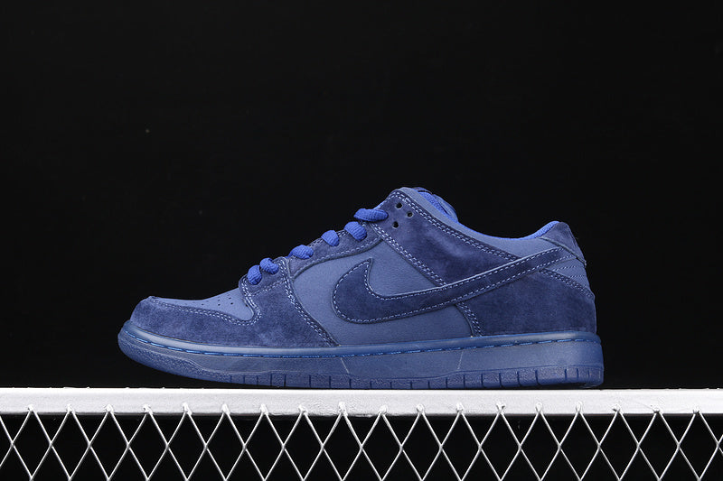 Nike SB Dunk Low Blue Moon