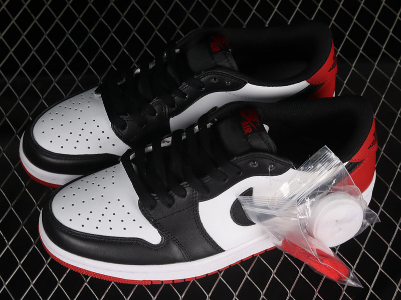 Jordan 1 Retro Low Black Toe