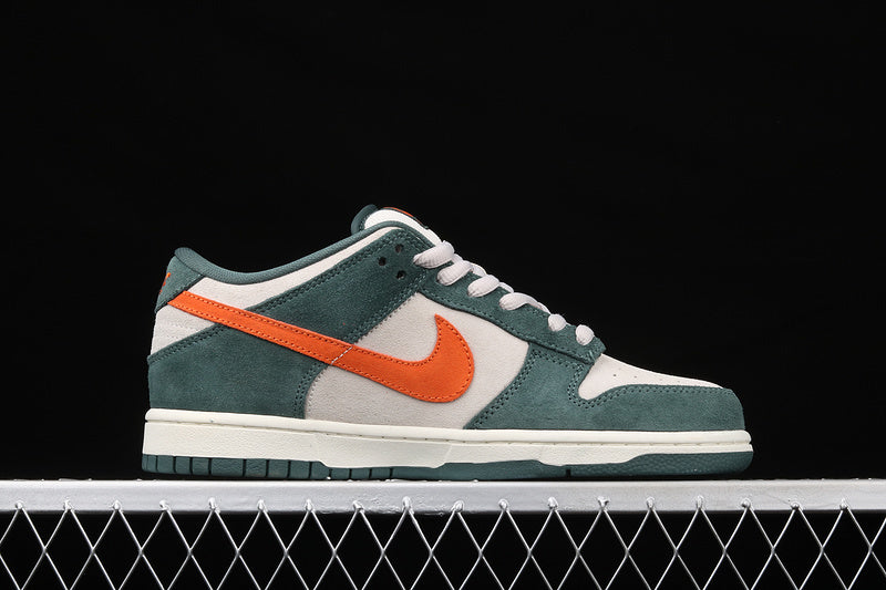 Nike SB Dunk Low Eire