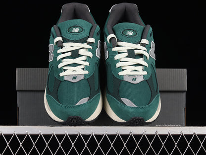 New Balance 2002R Green Night