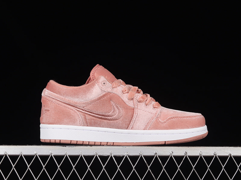 Jordan 1 Retro Low Pink Velvet