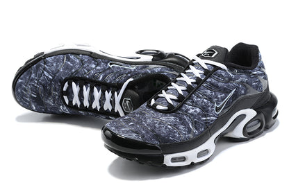 Nike Air Max Plus Dark Smoke Grey