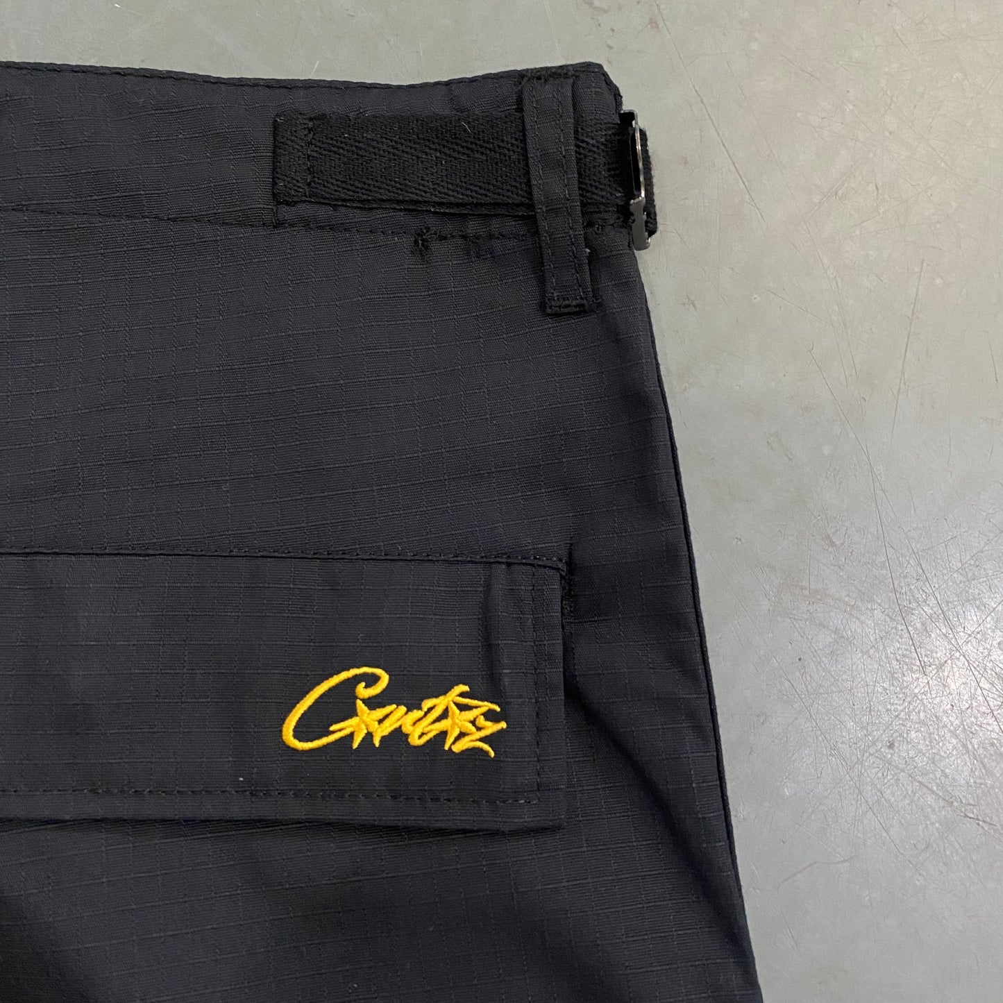 Corteiz Guerillaz 21' Cargo Shorts Black Yellow