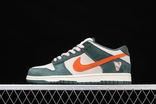 Nike SB Dunk Low Eire