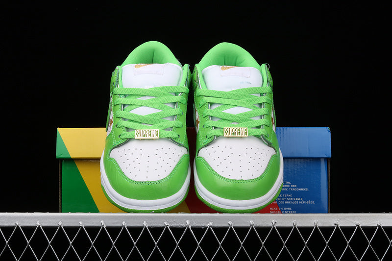 Nike SB Dunk Low Supreme Stars Mean Green