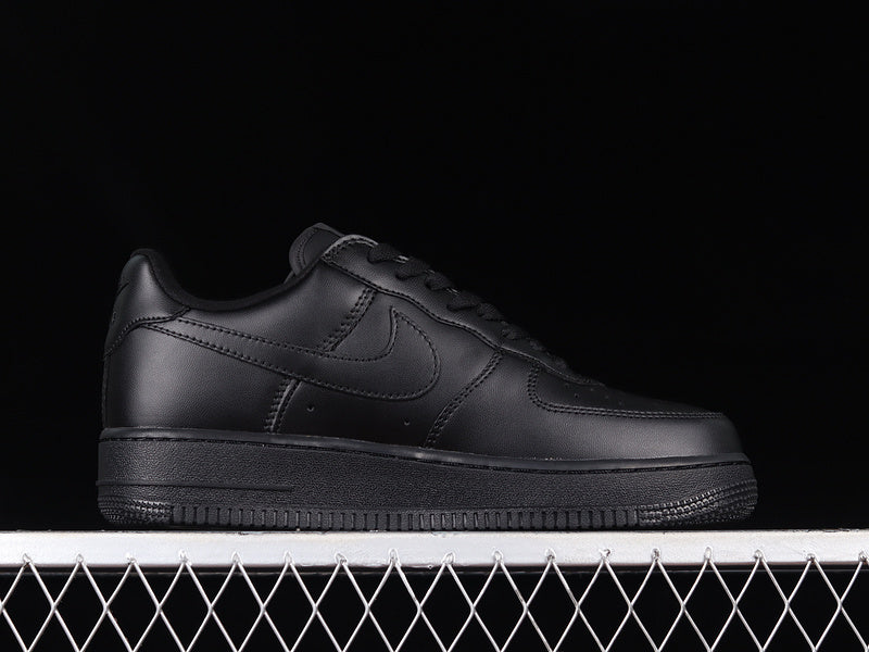 Nike Air Force 1 Low Supreme Black