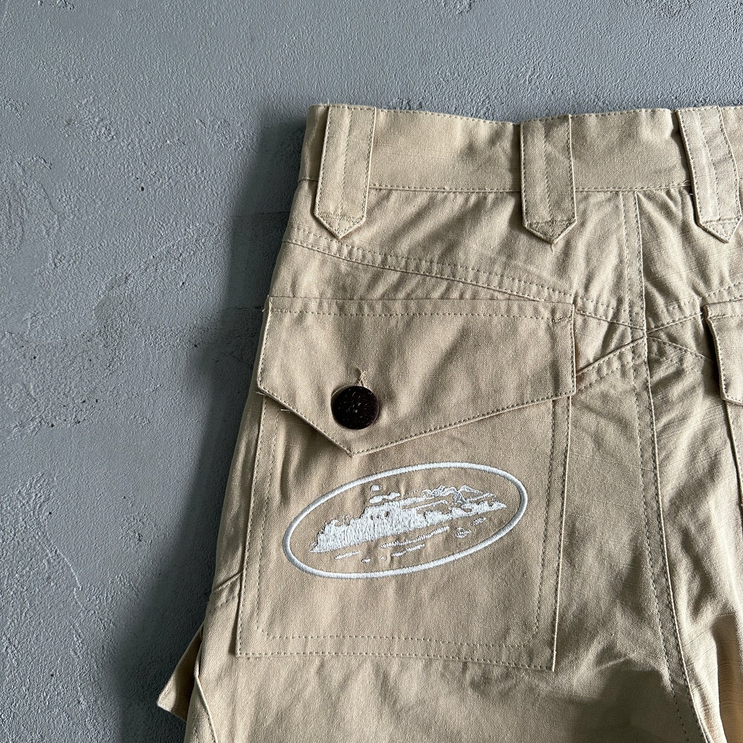 Corteiz Storm Cargo Shorts Beige