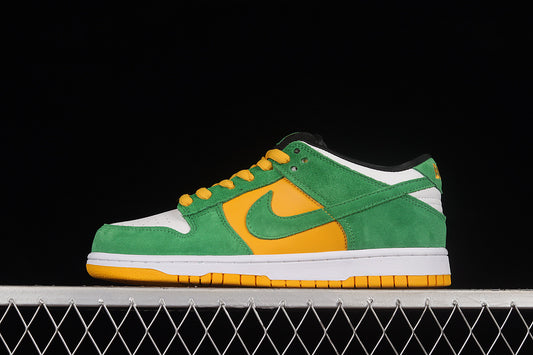 Nike SB Dunk Low Bucks