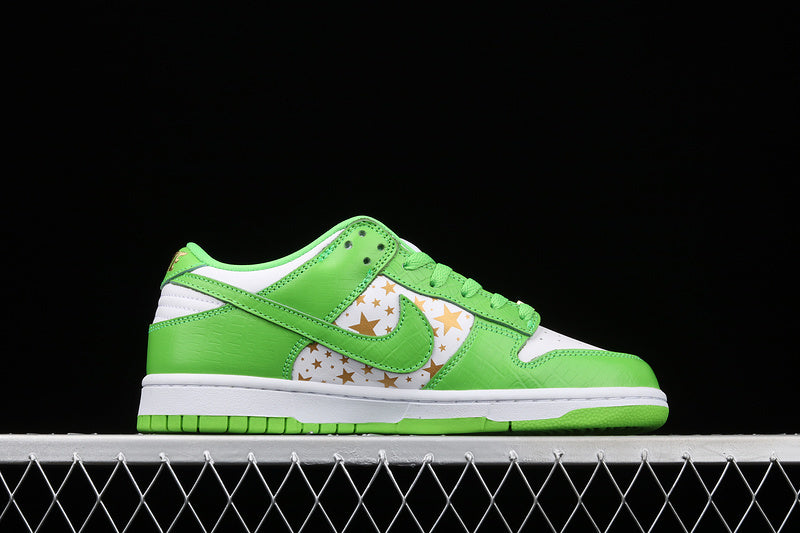 Nike SB Dunk Low Supreme Stars Mean Green