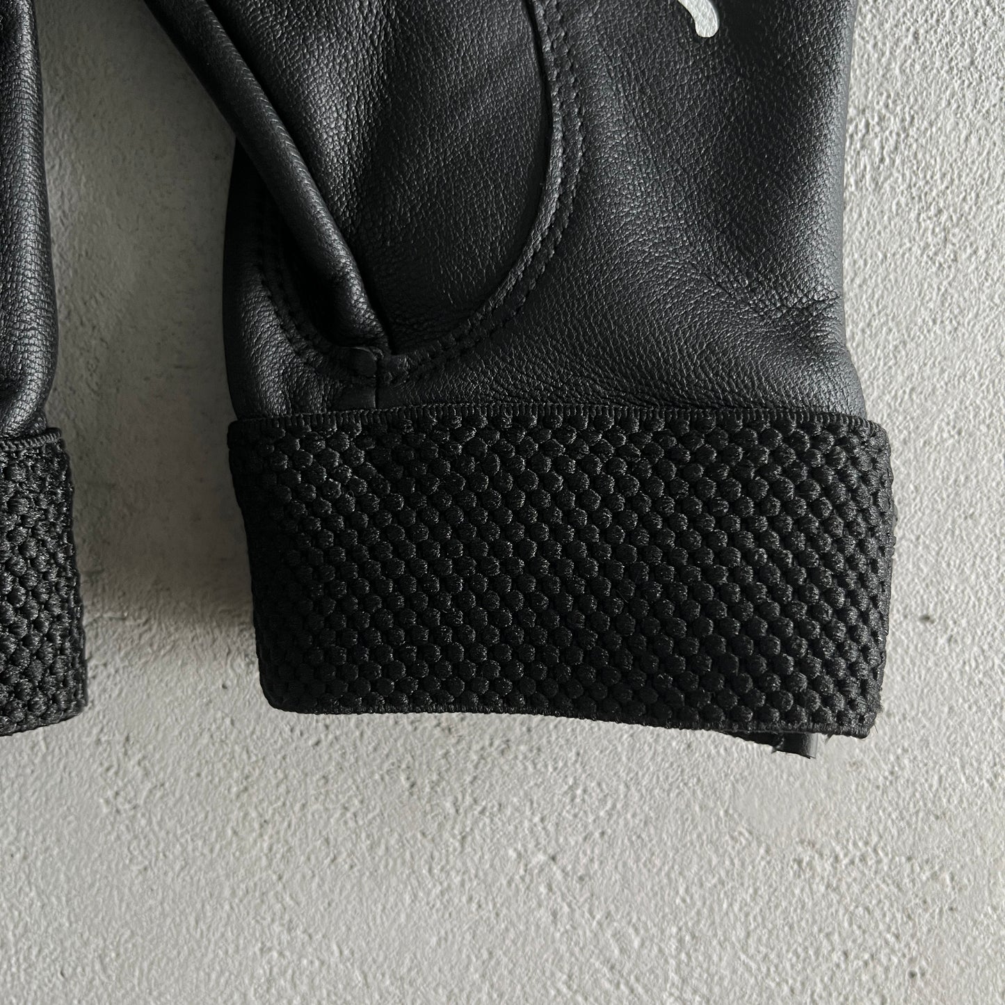 Corteiz Leather Gloves Black