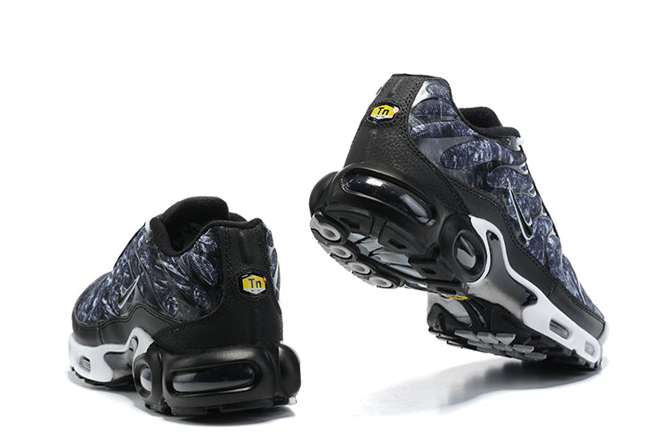 Nike Air Max Plus Dark Smoke Grey