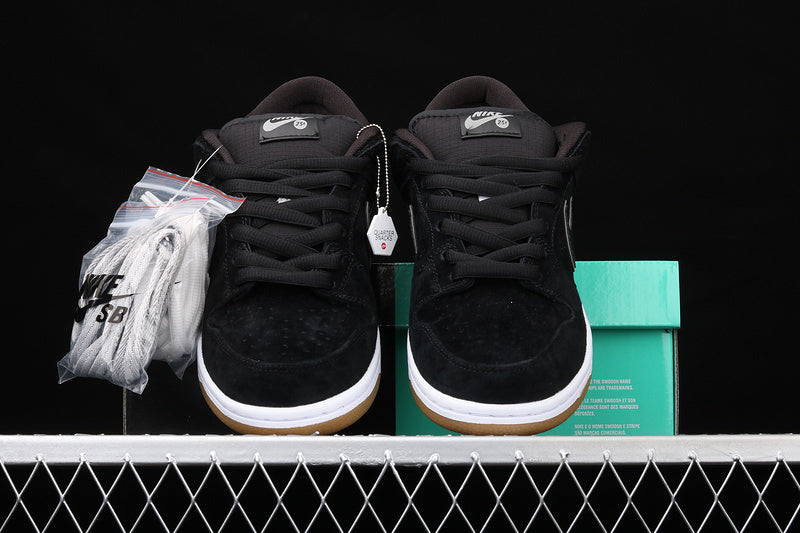 Nike SB Dunk Low Quartersnacks