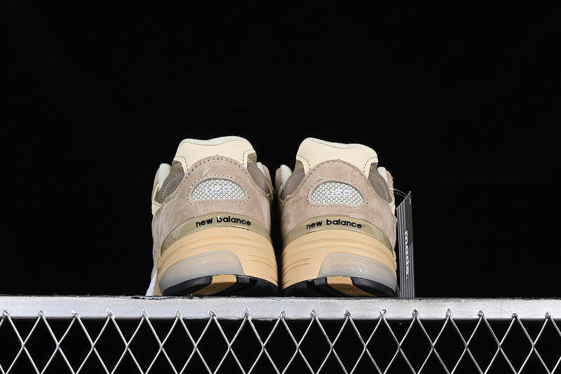 New Balance 992 Tan