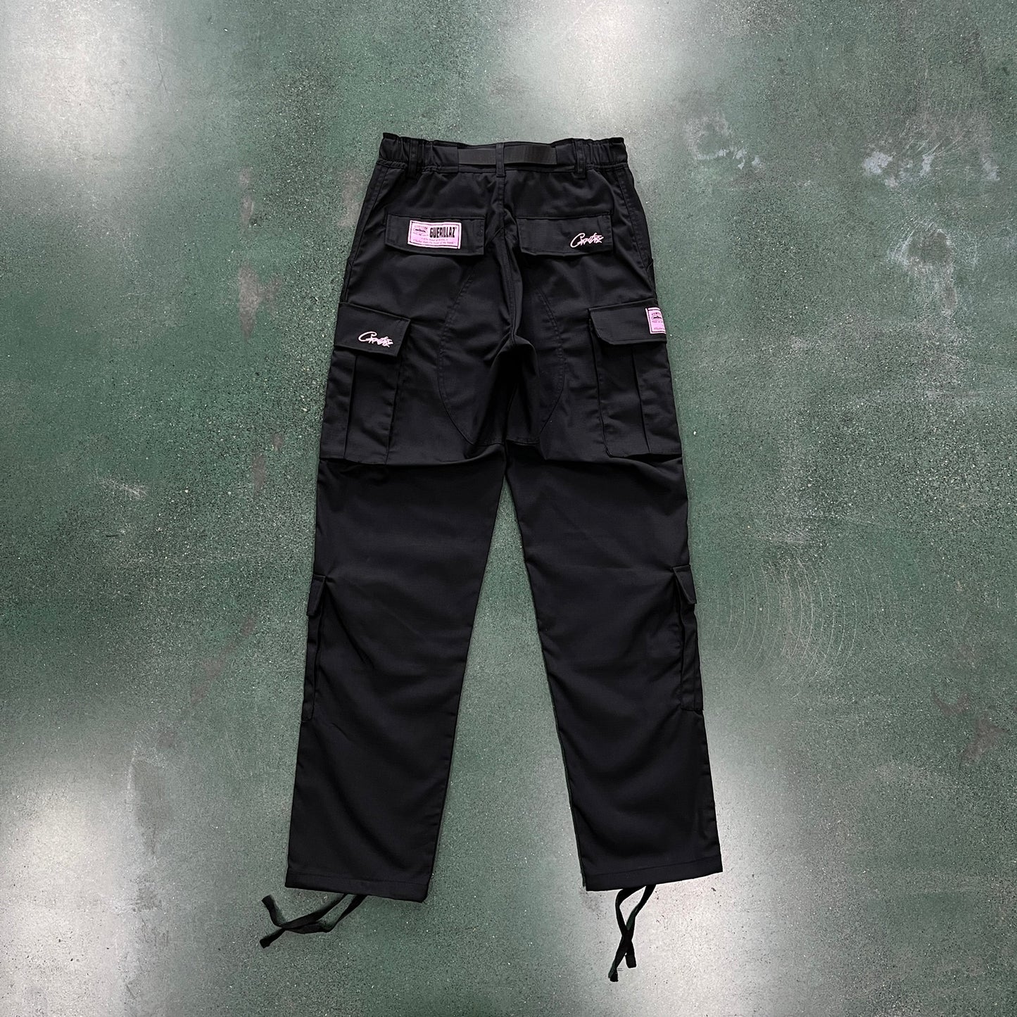 Corteiz Guerillaz Cargo Pants Black Pink