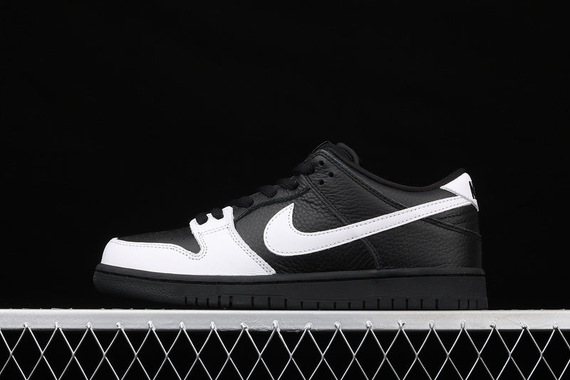 Nike SB Dunk Low Yin Yang