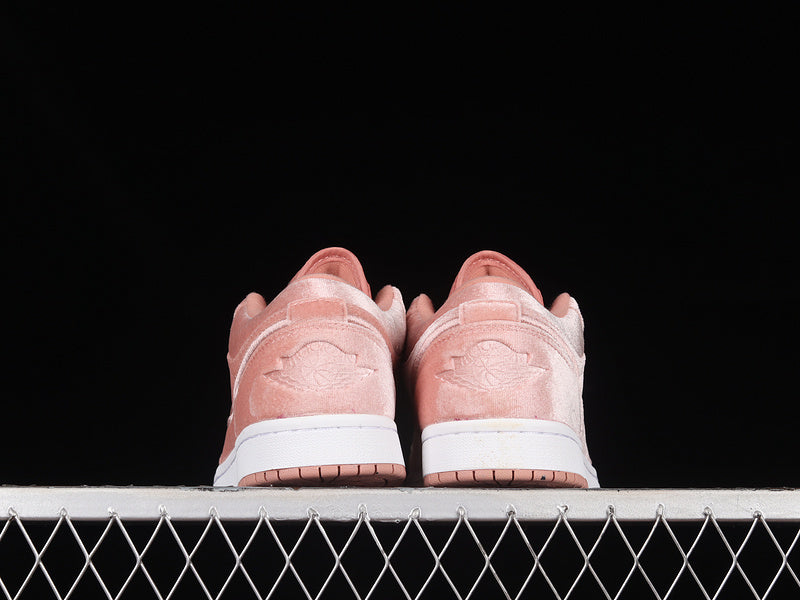 Jordan 1 Retro Low Pink Velvet