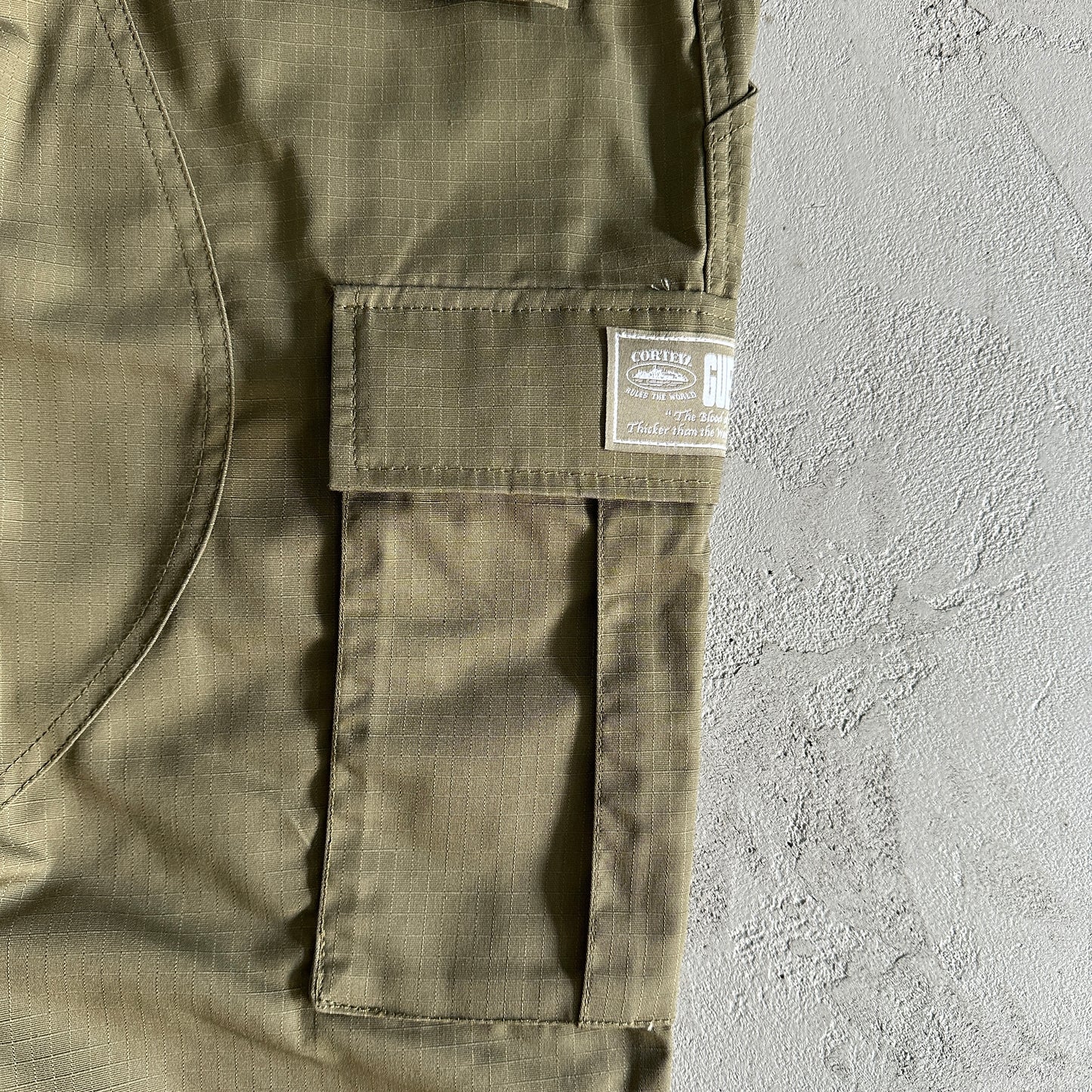 Corteiz Guerillaz Cargo Pants Tonal Khaki