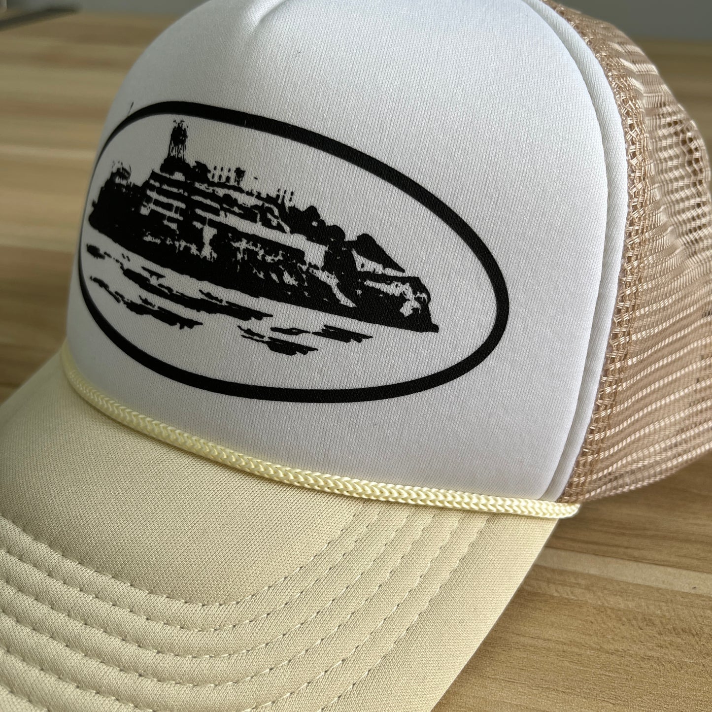 Corteiz Alcatraz Trucker Hat Creme De La Creme