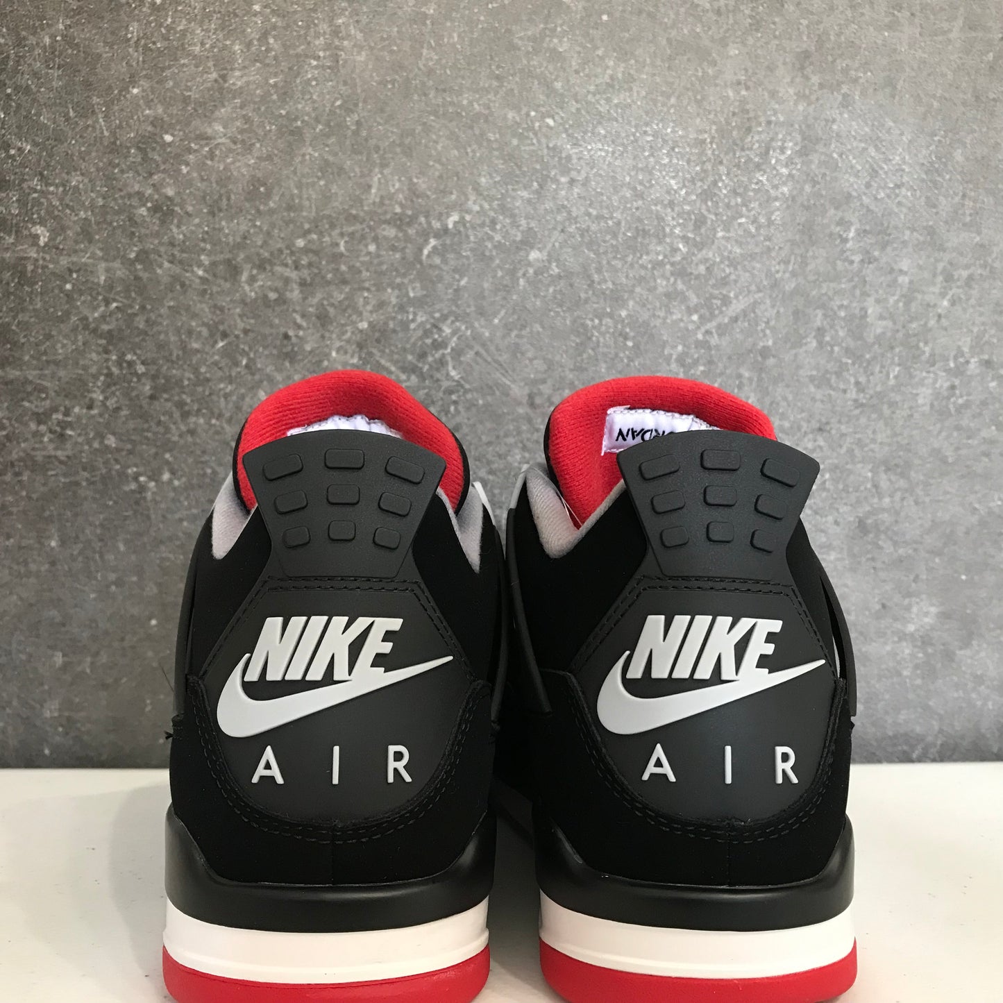 Jordan 4 Retro Bred