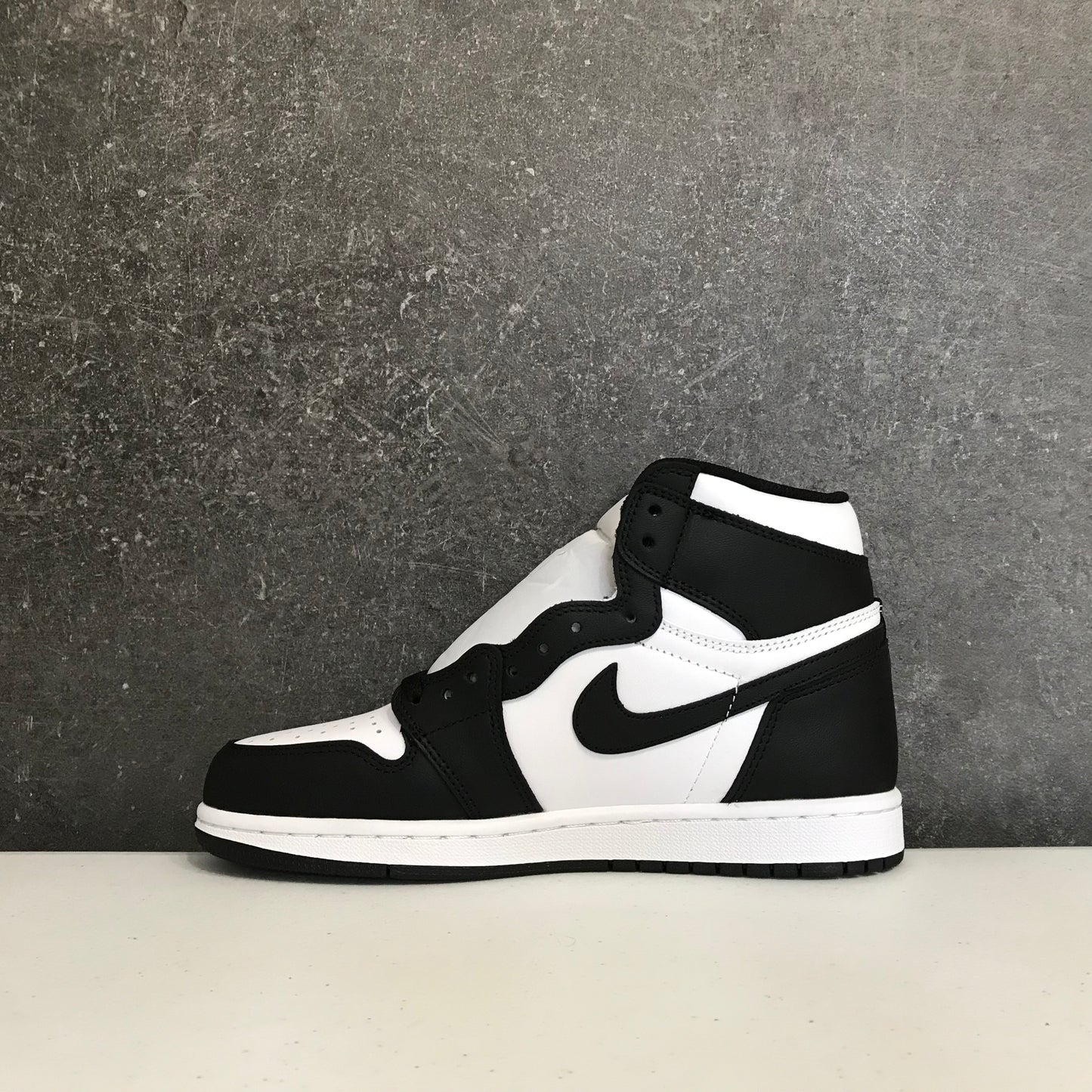 Jordan 1 High Black White