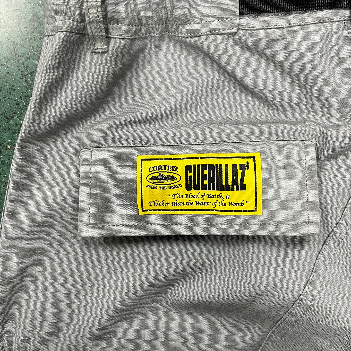 Corteiz Guerillaz Cargo Pants Stone Grey