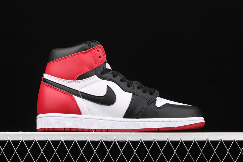 Jordan 1 Retro High Black Toe