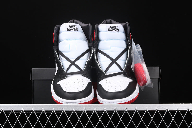 Jordan 1 Retro High Satin Black Toe