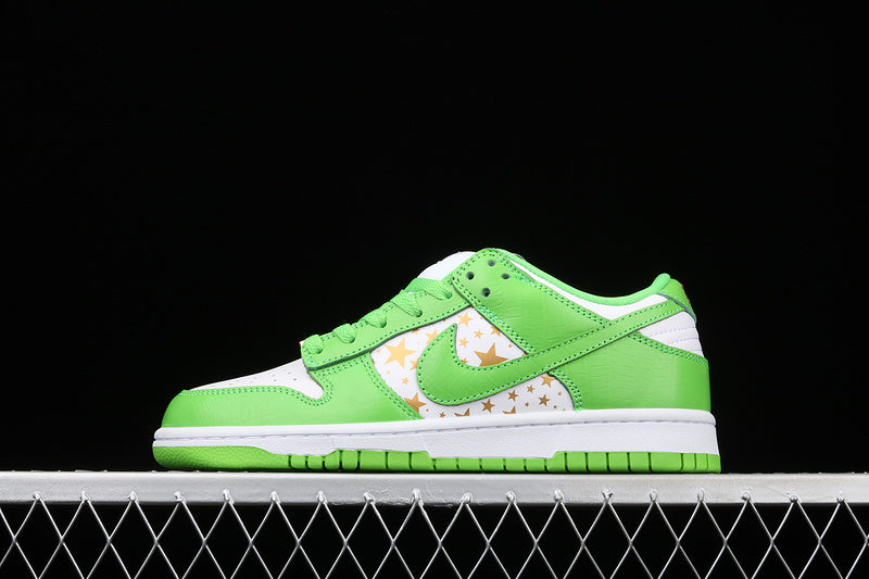 Nike SB Dunk Low Supreme Stars Mean Green