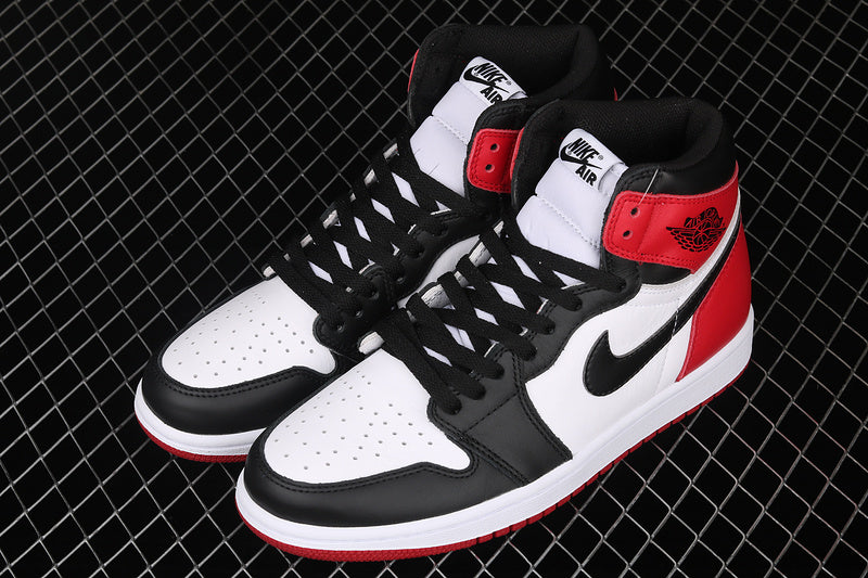 Jordan 1 Retro High Black Toe