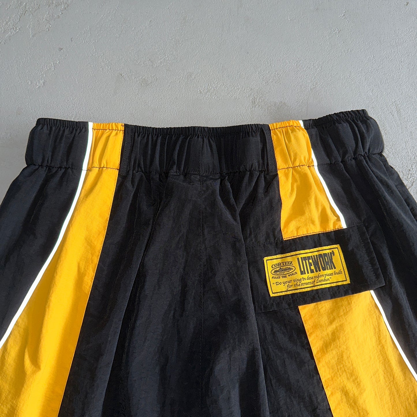 Corteiz Spring Shorts Black Yellow