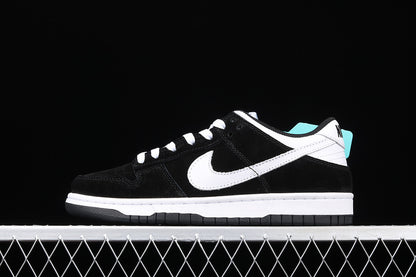 Nike Dunk Low Black White