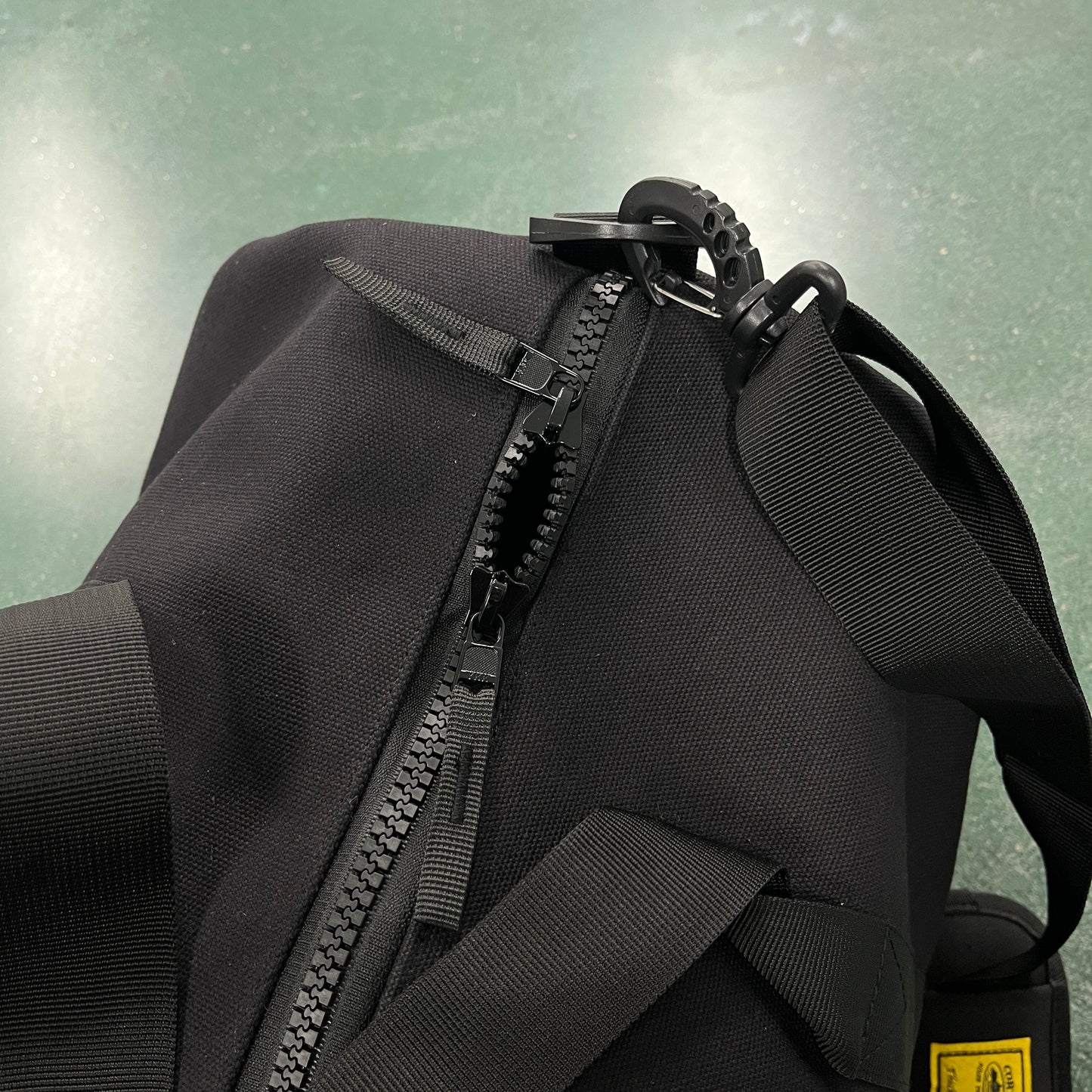 Corteiz Alcatraz Duffle Bag Black