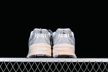 New Balance 530 Vintage Silver Metallic Moonbeam