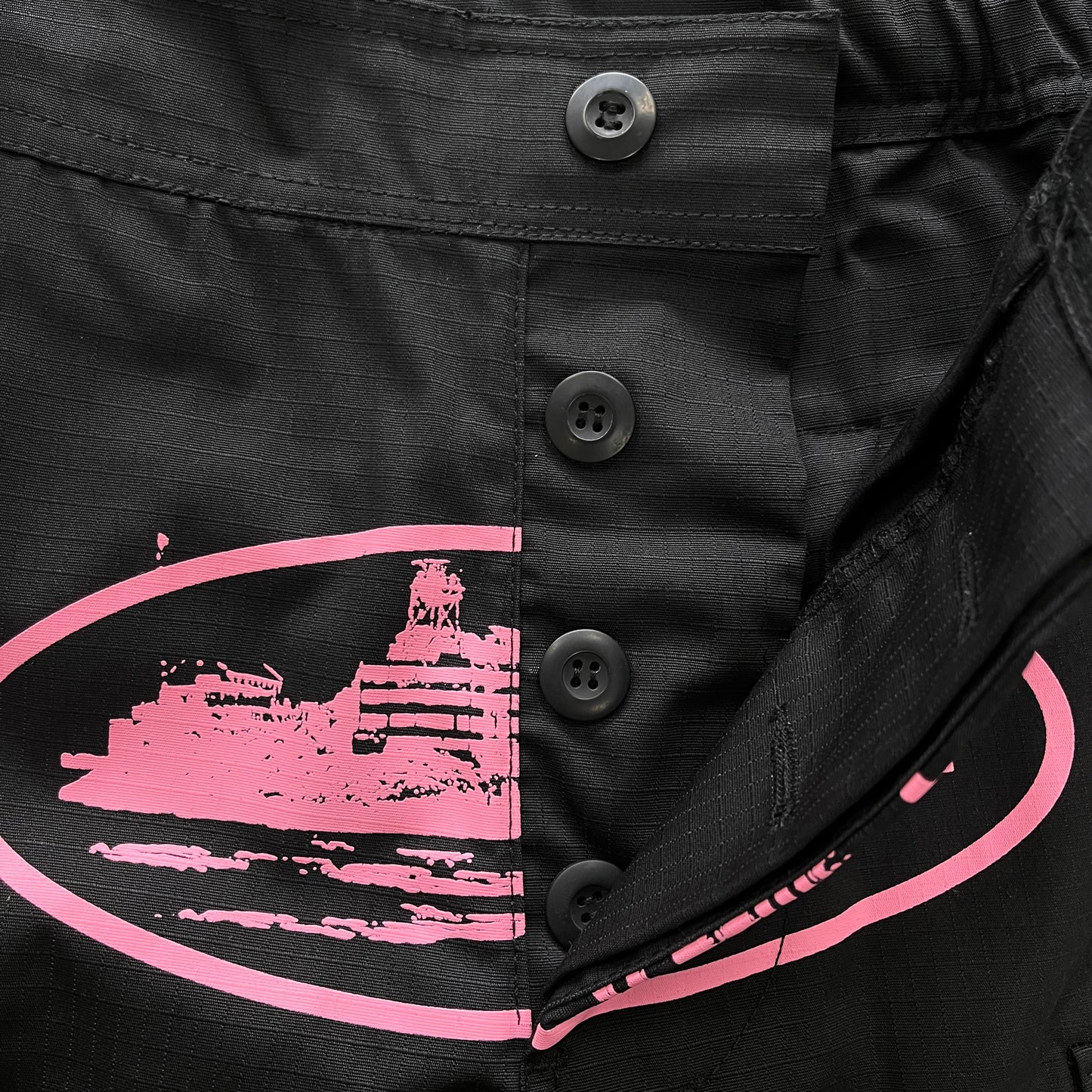 Corteiz Guerillaz Cargo Pants Black Pink