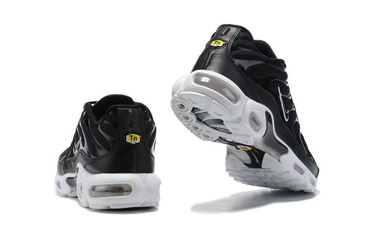 Nike Air Max Plus Black White