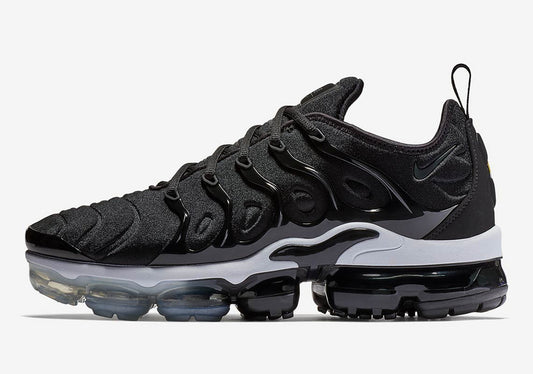 Nike Air VaporMax Plus Black White