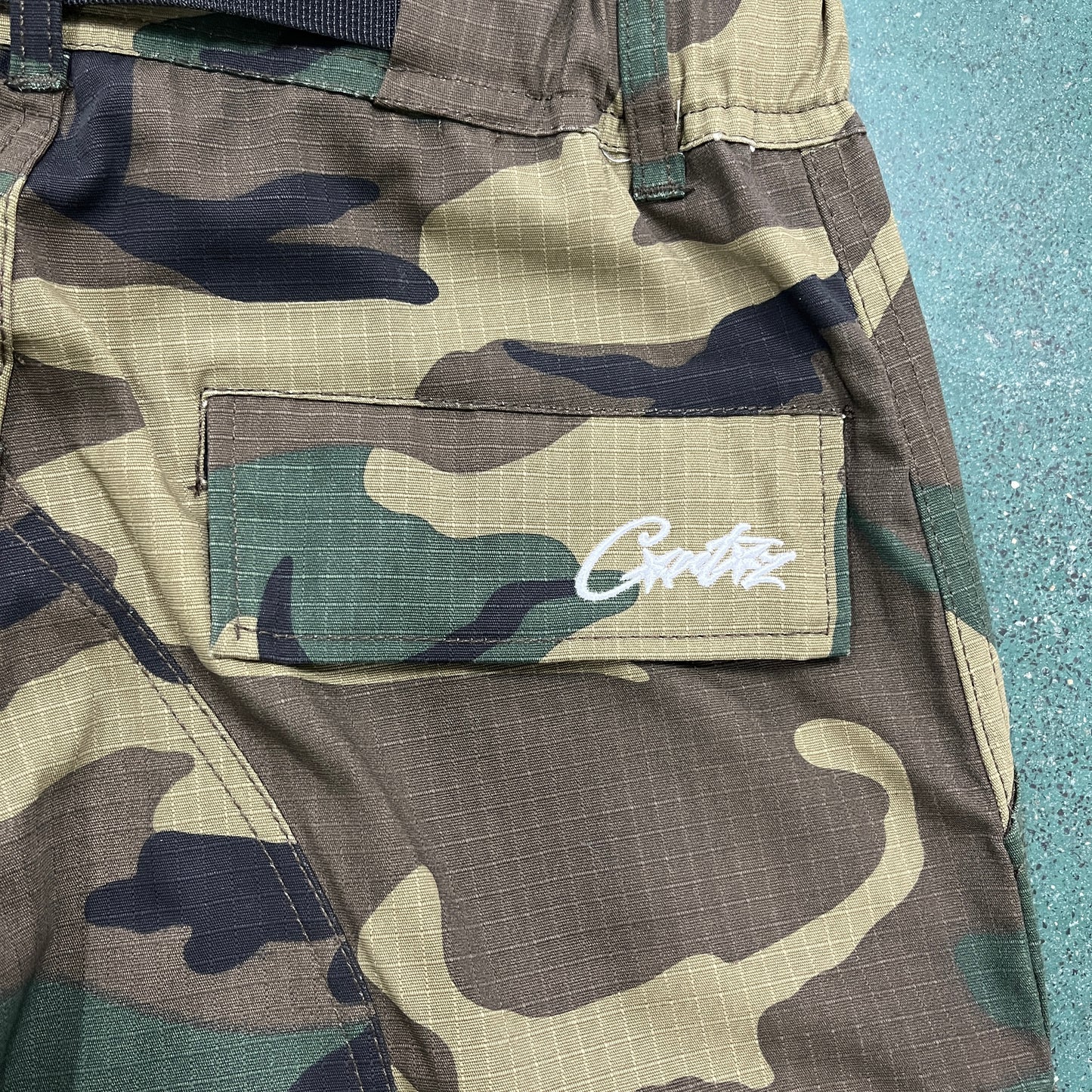 Corteiz Guerillaz Cargo Pants Woodland Camo