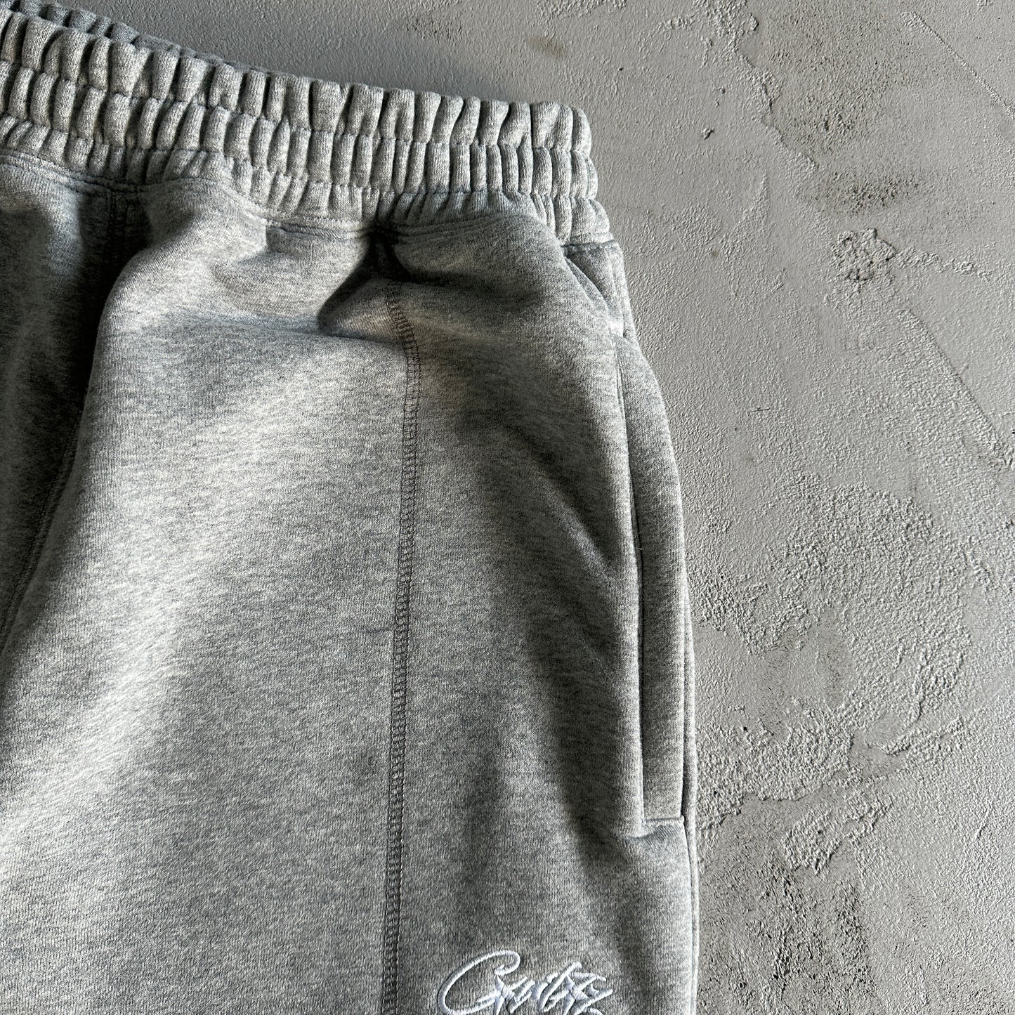 Corteiz HMP V2 Sweatpants Grey