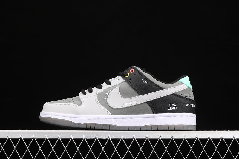 Nike SB Dunk Low VX1000