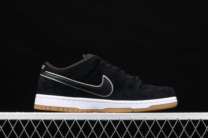 Nike SB Dunk Low Quartersnacks