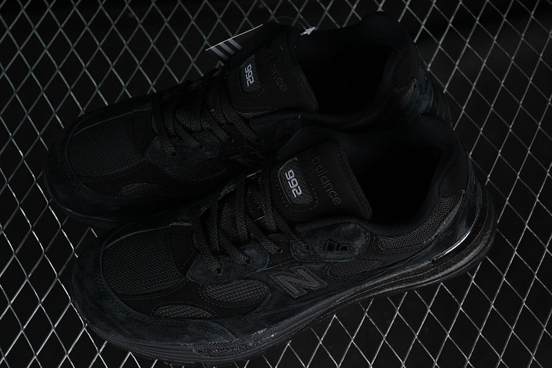 New Balance 992 Triple Black