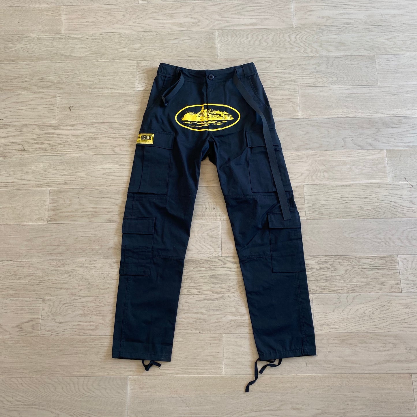 Corteiz Guerillaz Cargo Pants Black Yellow